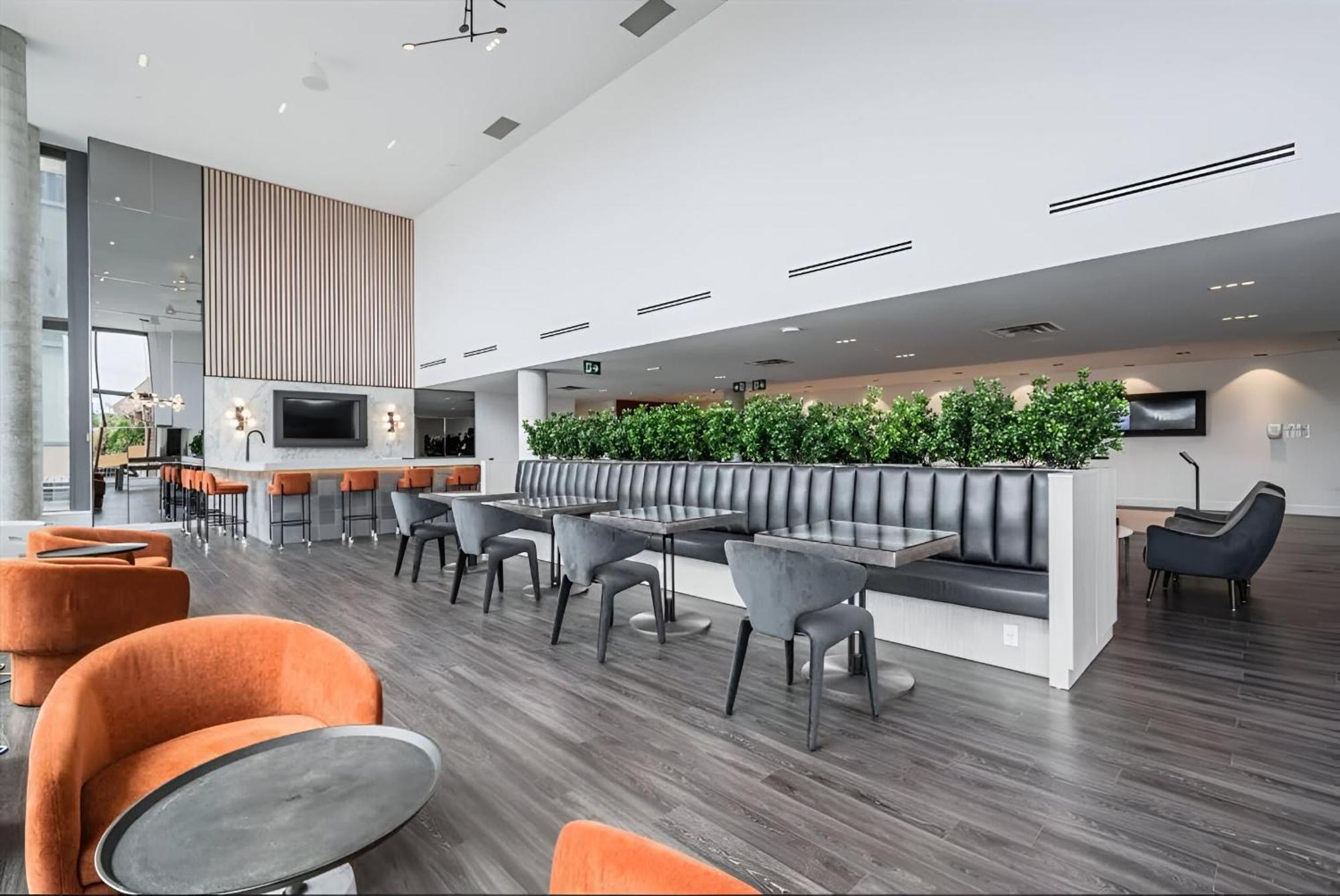 Newly Built Condo With Amazing Views 키치너 외부 사진
