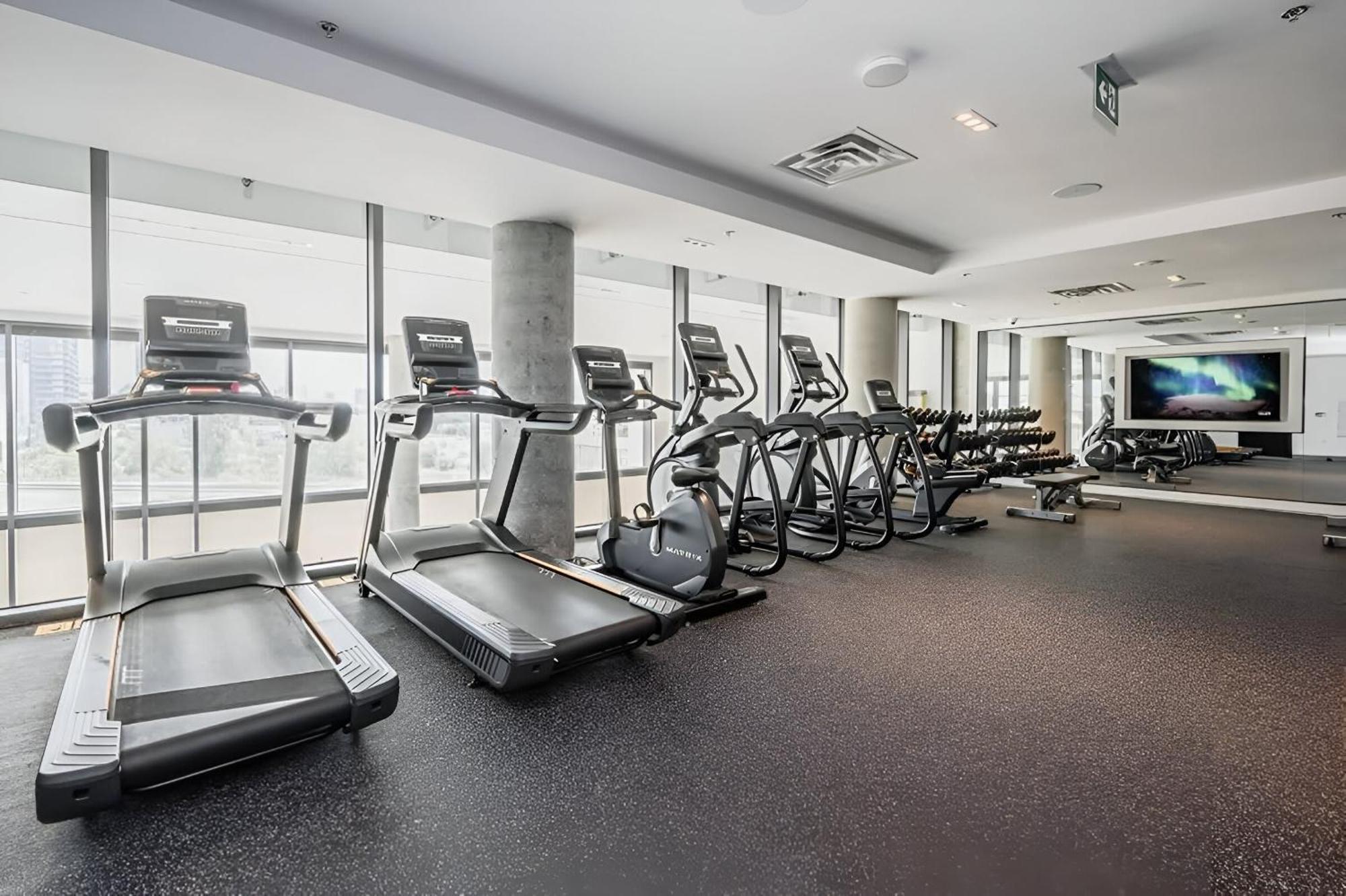 Newly Built Condo With Amazing Views 키치너 외부 사진