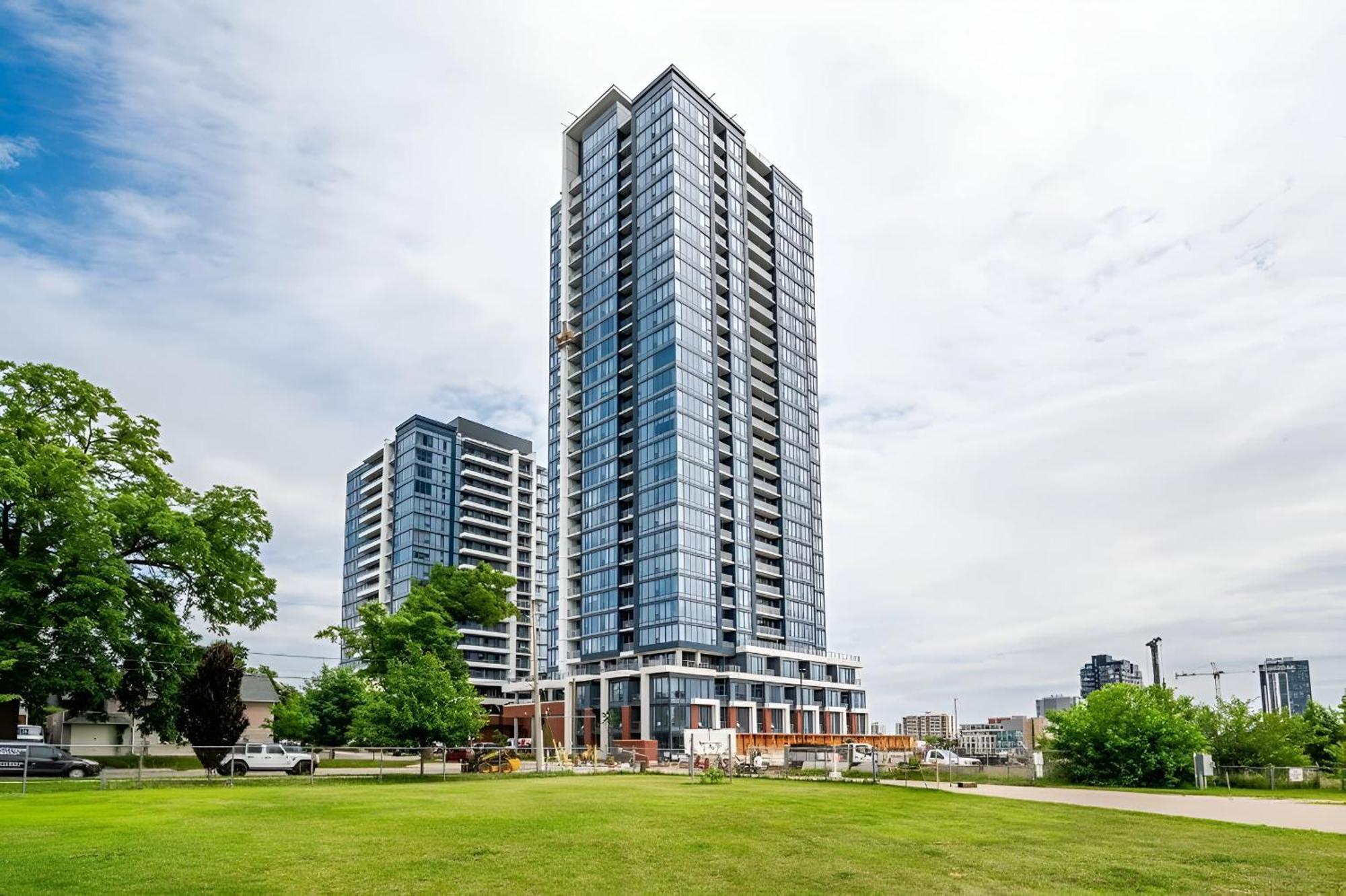 Newly Built Condo With Amazing Views 키치너 외부 사진
